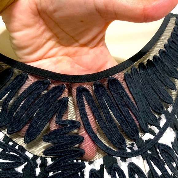 CHICOS Leopard Embroidered Detail Tank Top Sleeveless Blouse Black & White Large - Picture 7 of 16